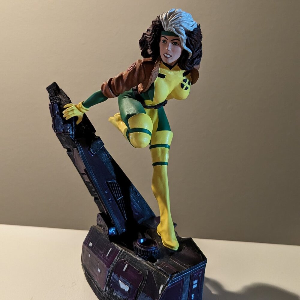 Rogue X-Men Statue Marvel Comics Creative License